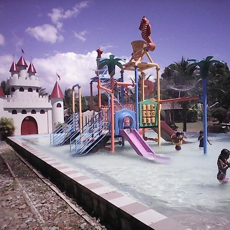 Gazebo Pools&Restaurant Hotel Cabadbaran Buitenkant foto