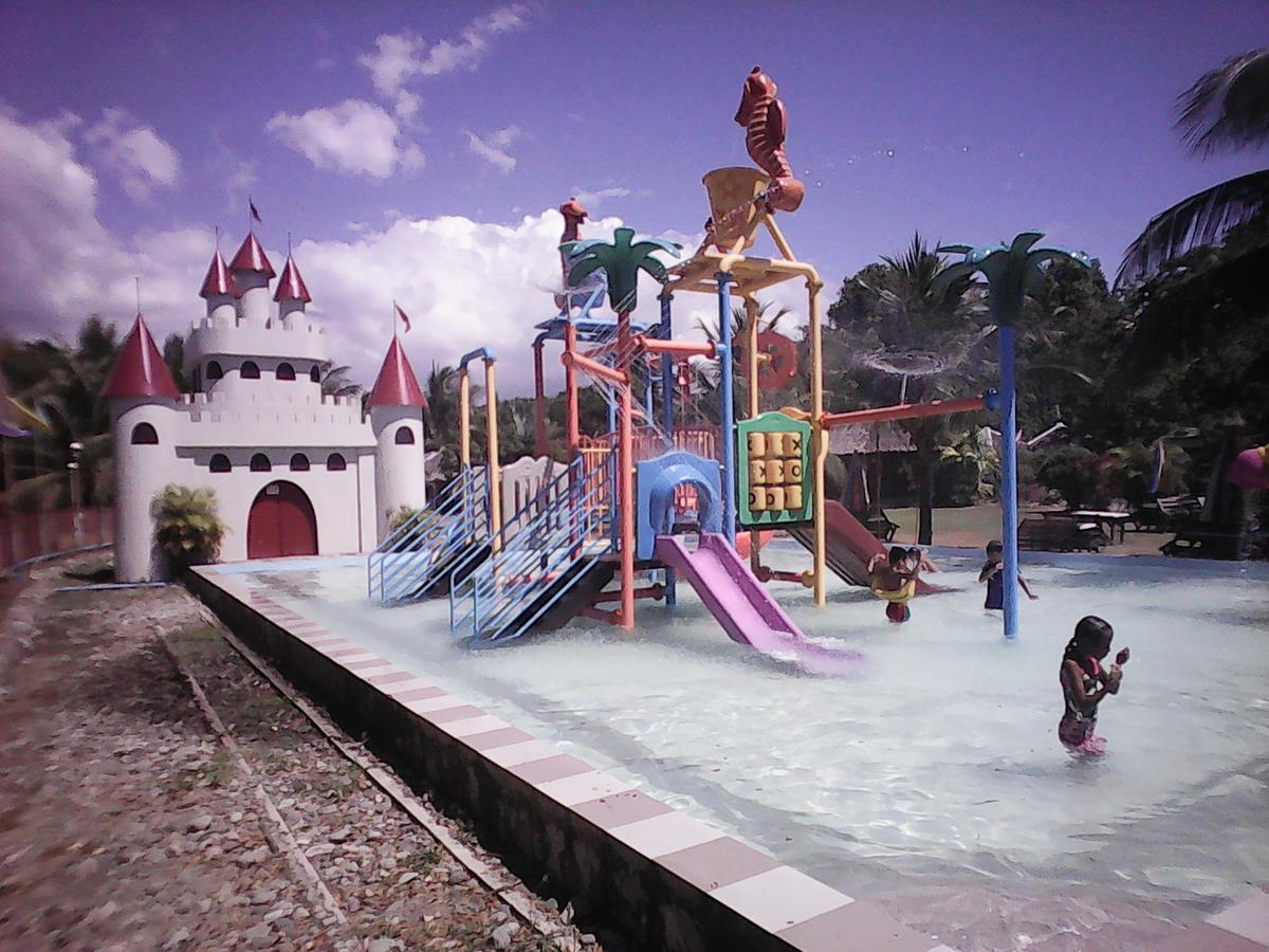 Gazebo Pools&Restaurant Hotel Cabadbaran Buitenkant foto